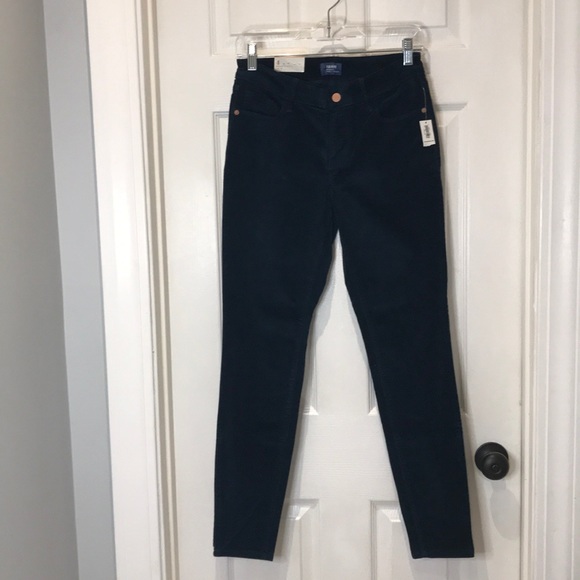 Old Navy Denim - NWT Old Navy mid rise velvet/velour skinnies SZ 4